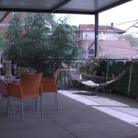 Adem'S Cozy Terrace Retreat Bed & Breakfast Skopje Ngoại thất bức ảnh