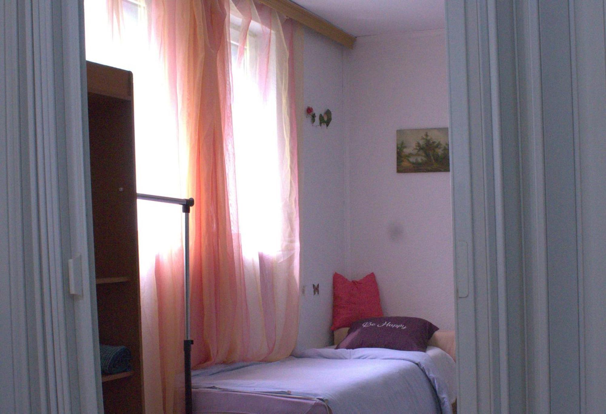 Adem'S Cozy Terrace Retreat Bed & Breakfast Skopje Ngoại thất bức ảnh
